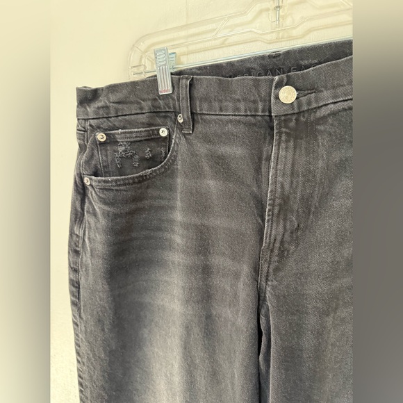 American Eagle black distressed curvy straight jeans 18 - Picture 7 of 9